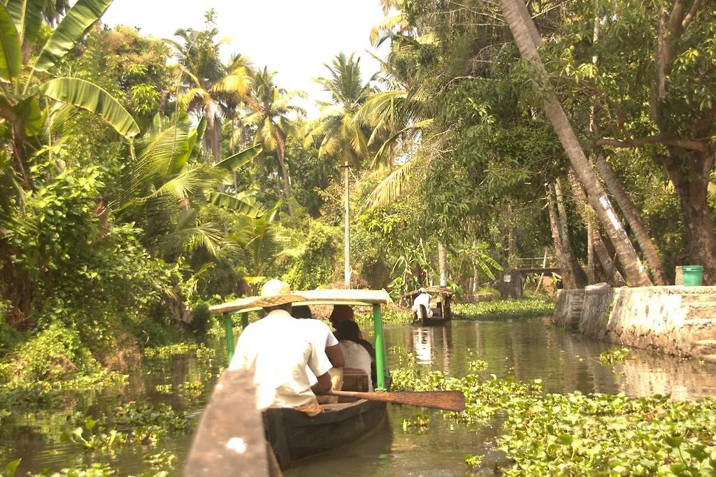 The Wind N Waves Hotel Alappuzha Gæstehus