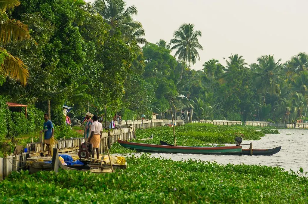 The Wind N Waves Hotel Alappuzha 2*,  India