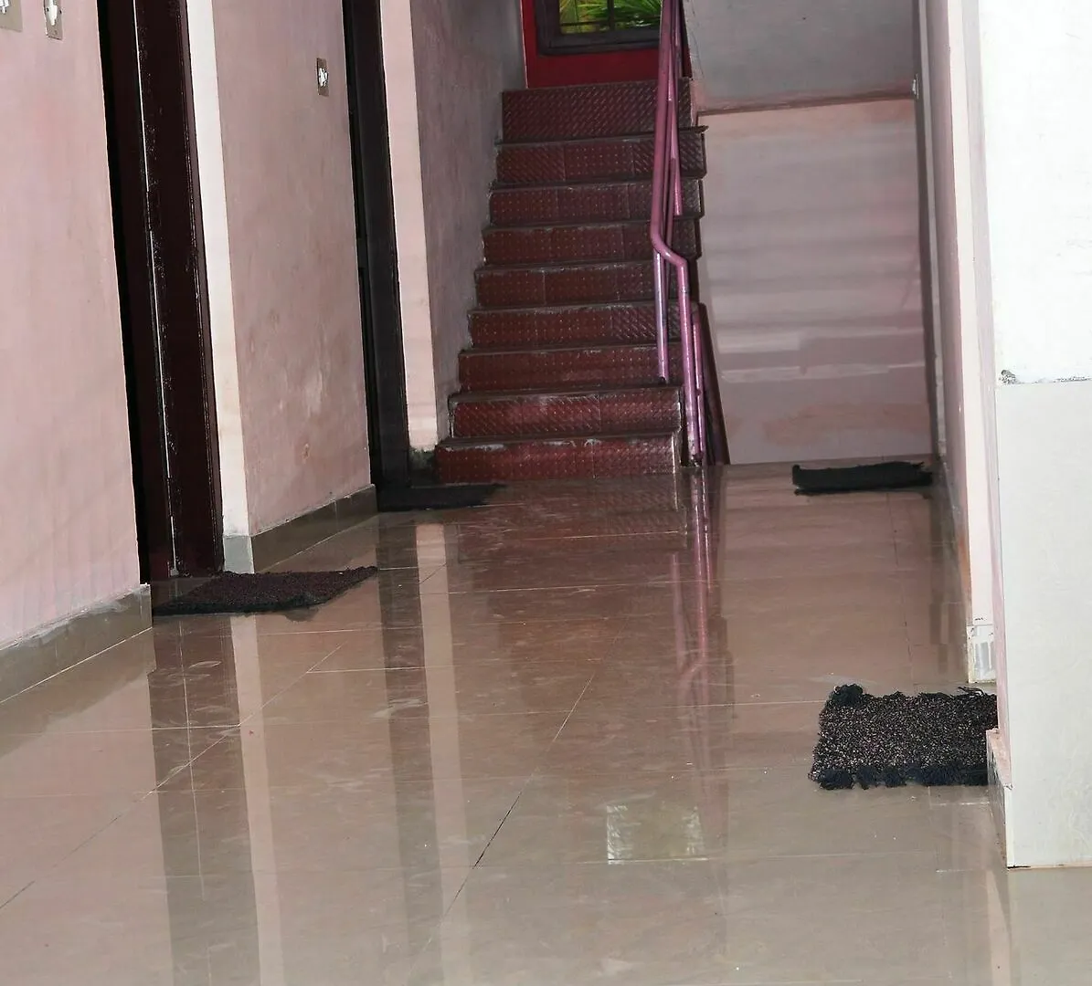 The Wind N Waves Hotel Alappuzha Guest house